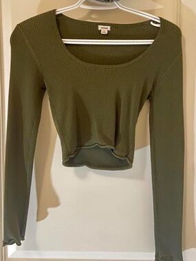 Green Long sleeve crop top
